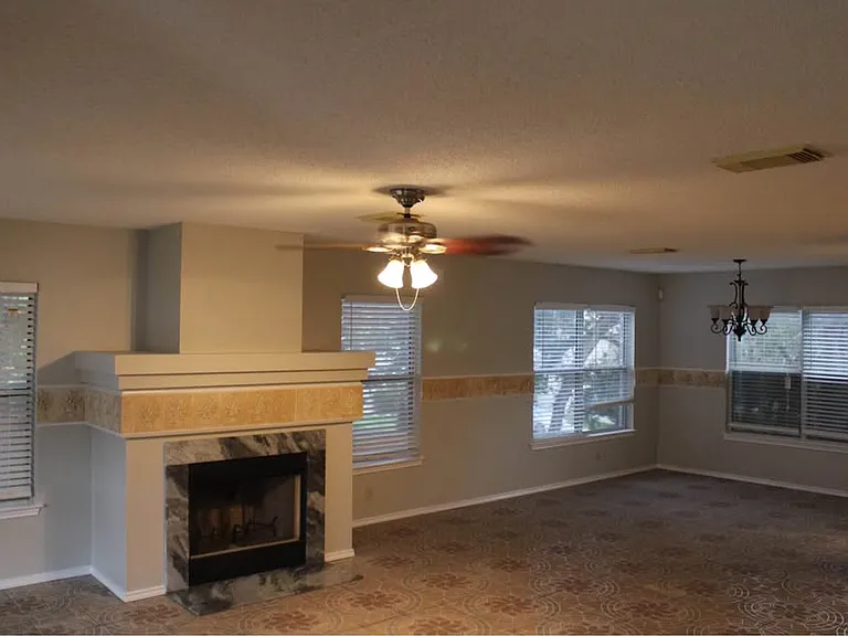 9002 Limestone Hl — Photo 11