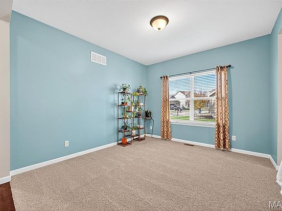 5th image of 167 Carlton Point Dr