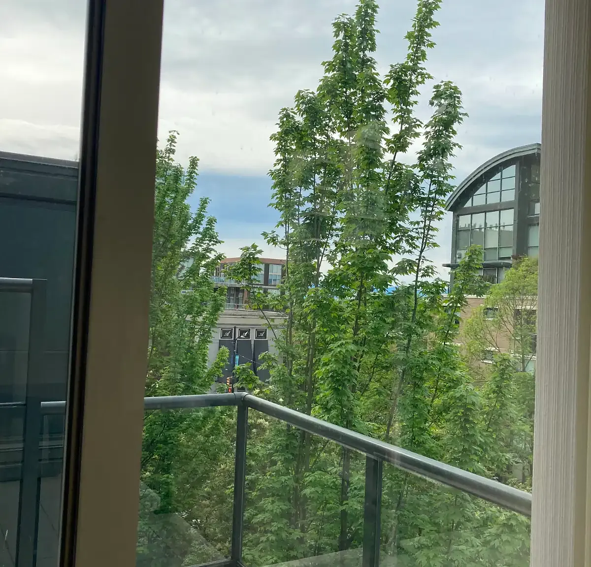 2 bed, 1000 sqft, $4,400 — Photo 3