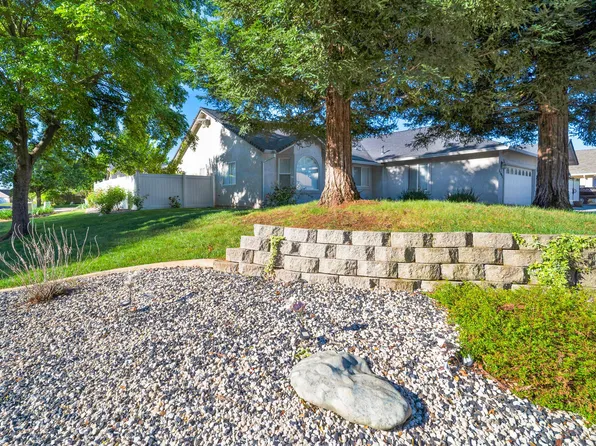 1397 Empress Ln, Redding, CA 96002
