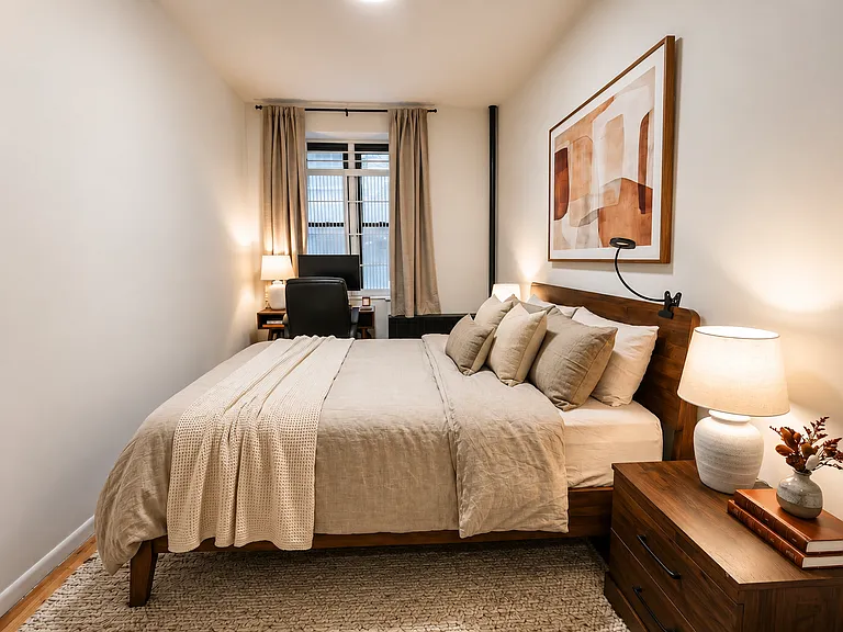 319 E 25th St #1D — Photo 1