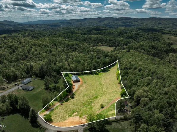 835 Red Brush Rd, Mountain City, TN 37683