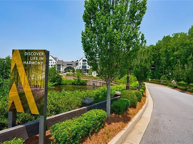6562 Beacon Dr — Photo 22