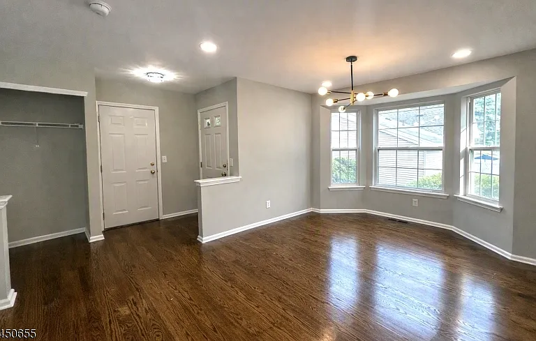 2501 Vantage Ct — Photo 6