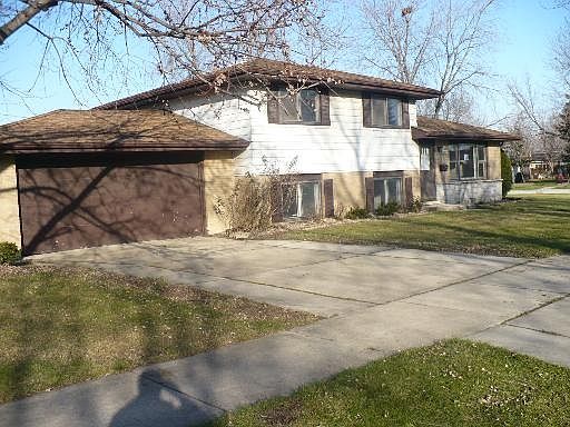 1st image of 15800 Dante Dr