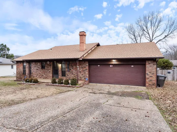 1111 Highland Dr, Jacksonville, AR 72076