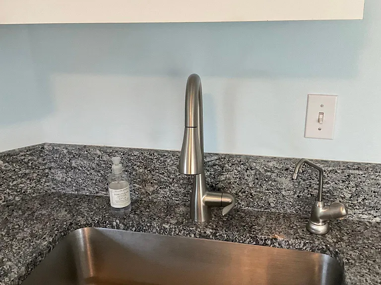 819 Montrose Dr #202 — Photo 8