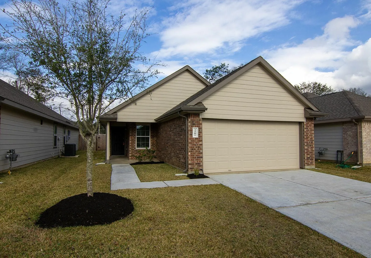 3 bed, 1398 sqft, $1,700 — Photo 2