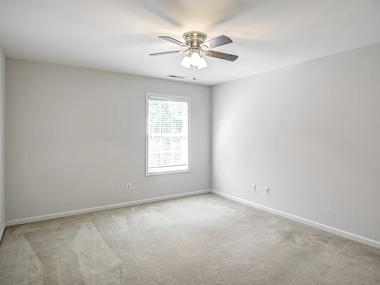 2103 Templeton Gap Dr — Photo 32