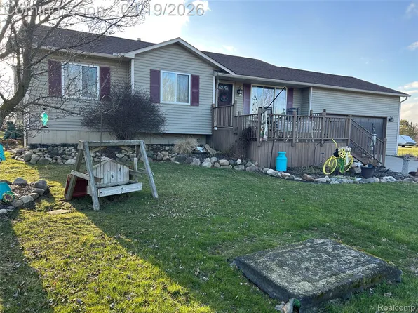 10150 Sharp Rd, Swartz Creek, MI 48473