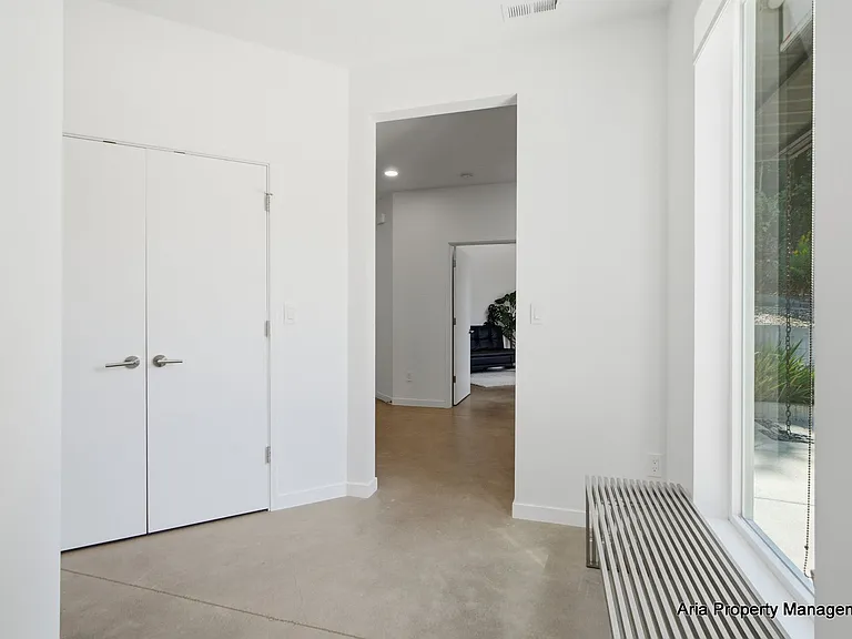 2709 NW Bullfinch Pl — Photo 33