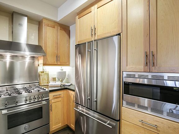 5th image of 1001 Laurel St Unit 221