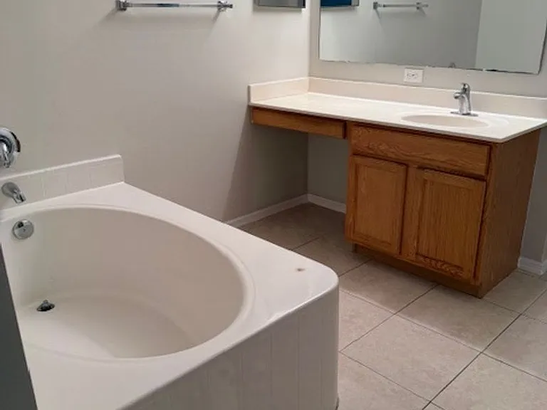 744 Paris Dr — Photo 16