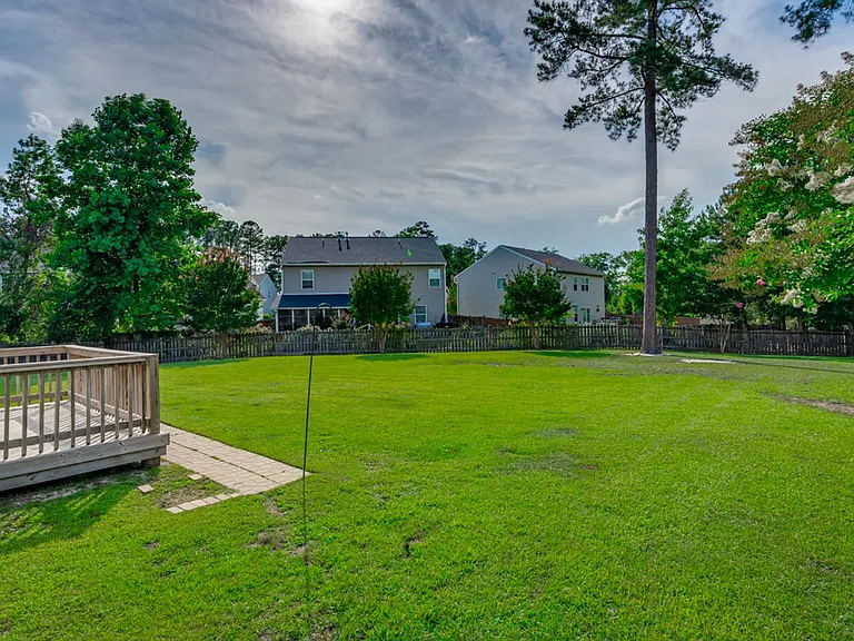262 Whitton Ln — Photo 35