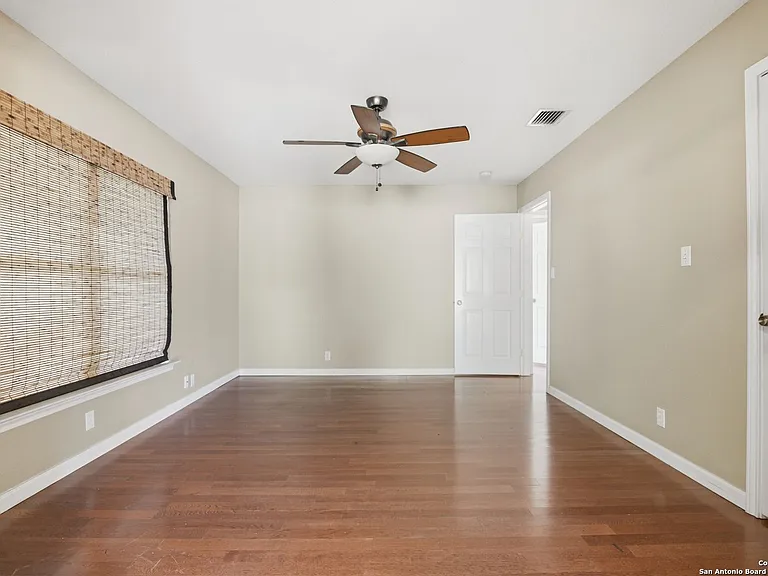 415 Calumet Pl — Photo 24