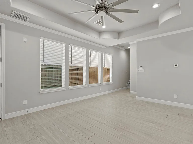 1703 Wipprecht St — Photo 11