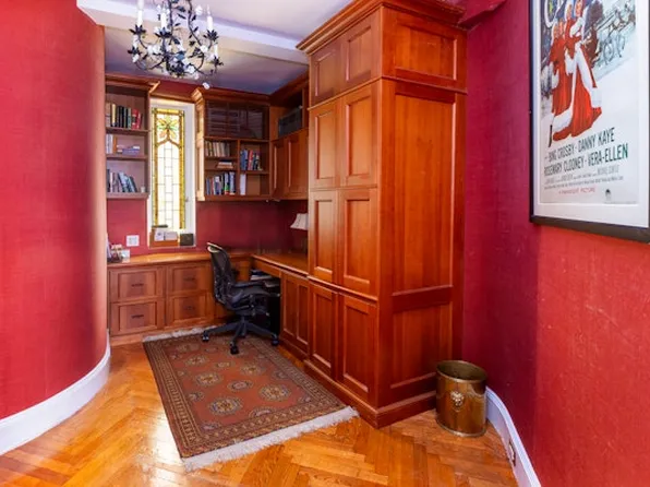 439 East 51st Street image 9 of 19