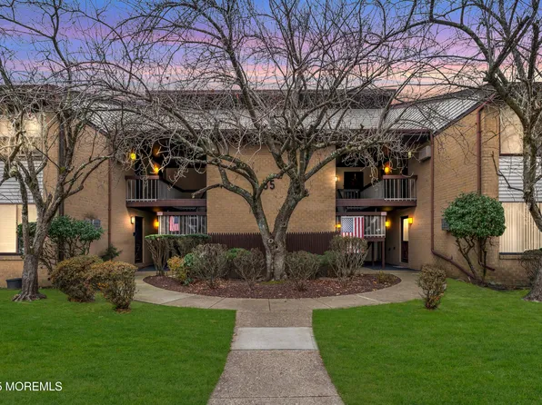 55 Amberly Drive #G, Manalapan, NJ 07726