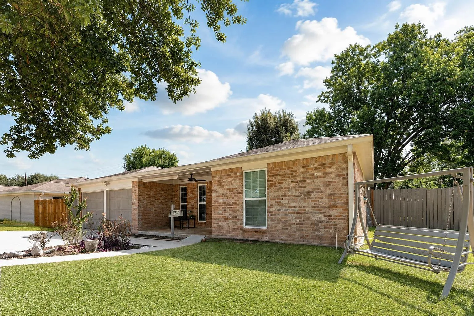 5 bed, 2.5 bath, 1772 sqft, $2,100 — Photo 3