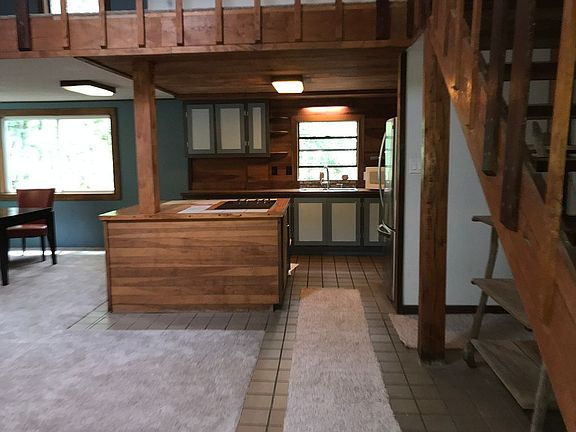 2nd image of 804 Infanta Pl