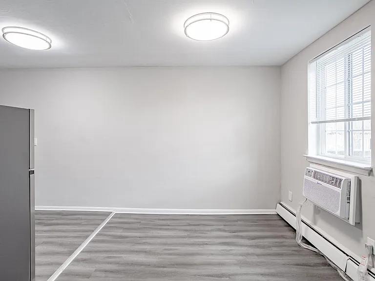 Coventry Place Apartments — Photo 6