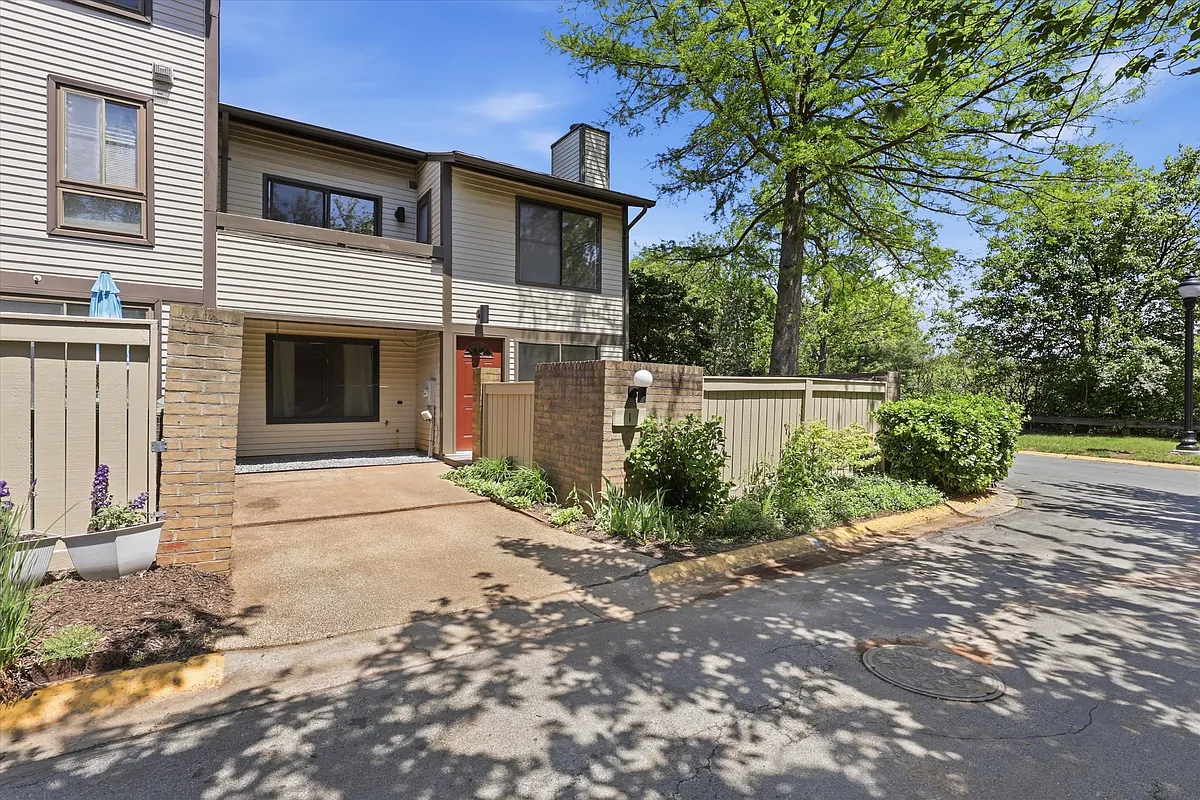 Building Photo - 1 Fifeshire Ct
