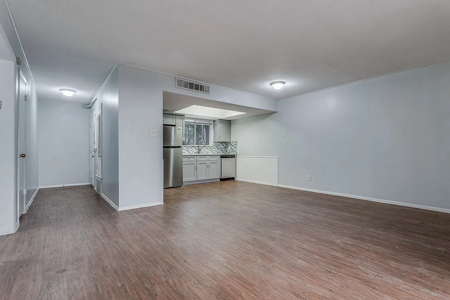2 bed, 1000 sqft, $1,244 — Photo 4