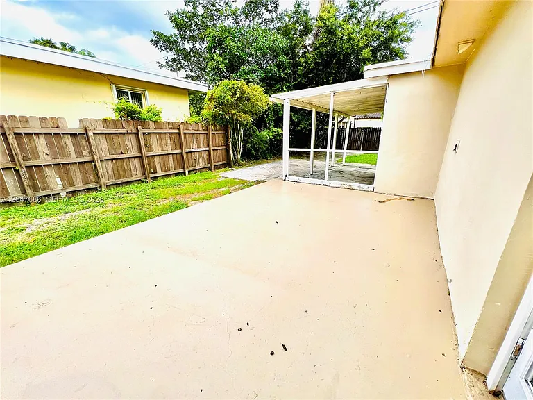 410 Pinecrest Dr — Photo 13