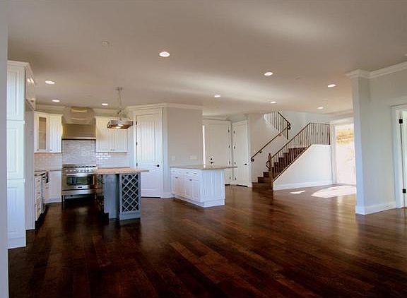 2nd image of 9609 Sunset Ave