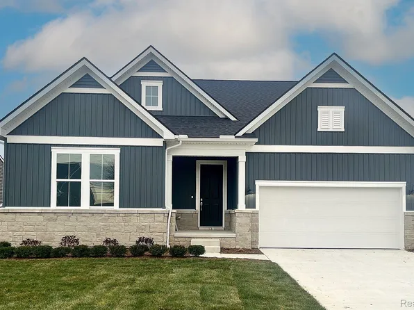 20384 Banbury Ct, Macomb, MI 48044
