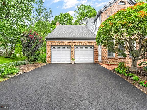 5th image of 15243 Surrey House Way