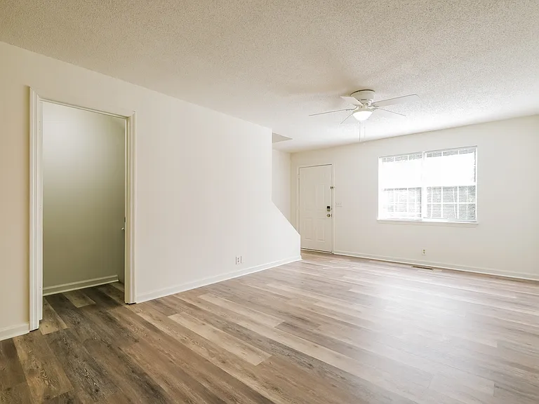 005-photo-living-room-14874836 005-photo-living-room-14874836