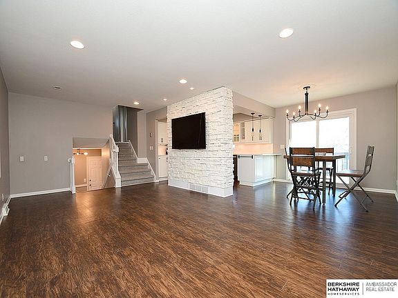 5th image of 639 Grey Fawn Dr