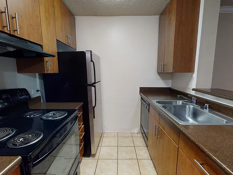Eight 80 Newport Beach — Photo 141