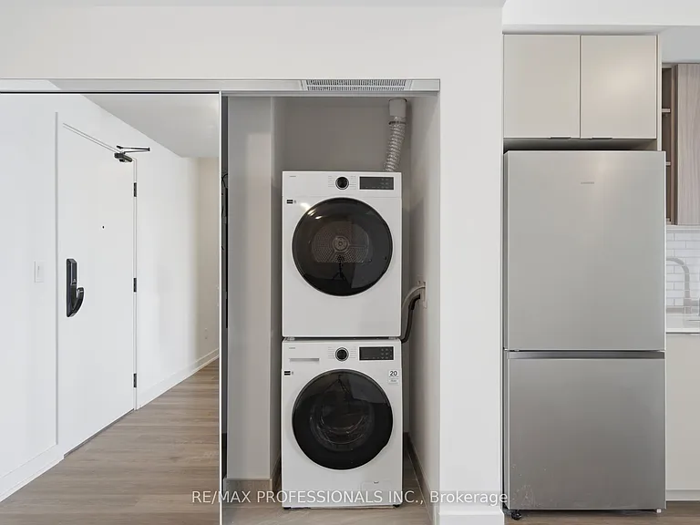 2075 Lakeshore Rd #2404 — Photo 11