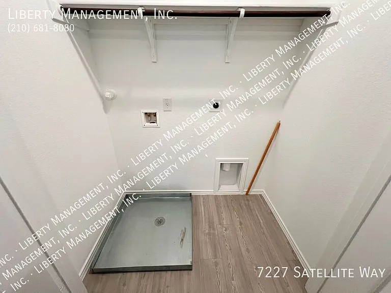 7227 Satellite Way — Photo 27