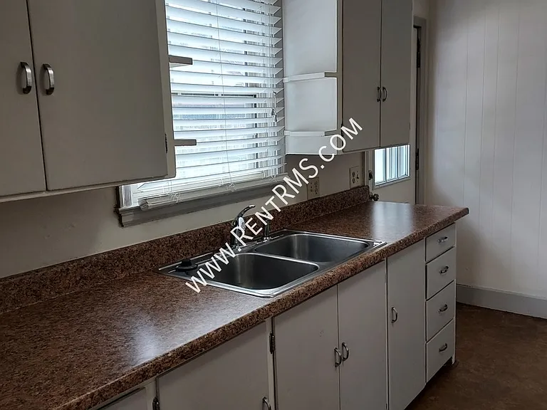 2929 SW Huntoon St — Photo 9