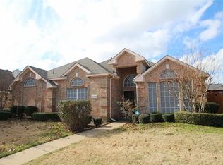 4249 Oak Grove Dr, Carrollton, TX 75010