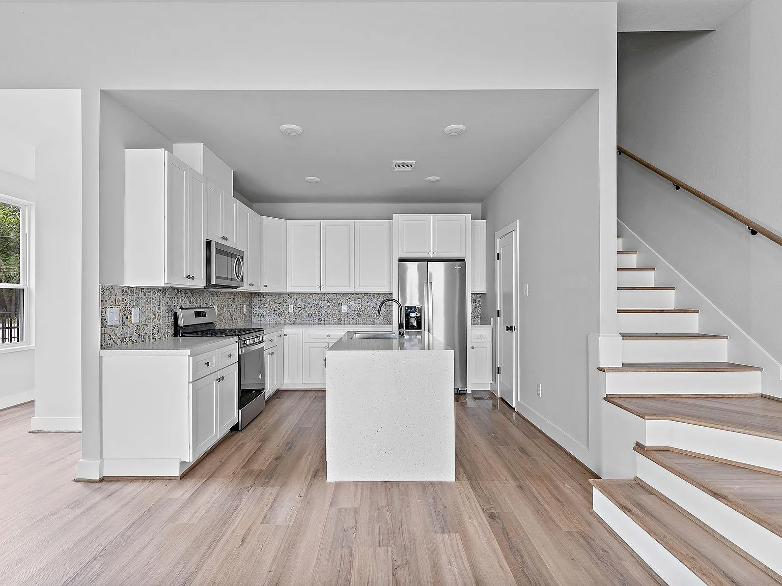 3 bed, 2.5 bath, 1745 sqft, $2,250 — Photo 4