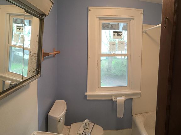 4th image of 1008 Delia Ave