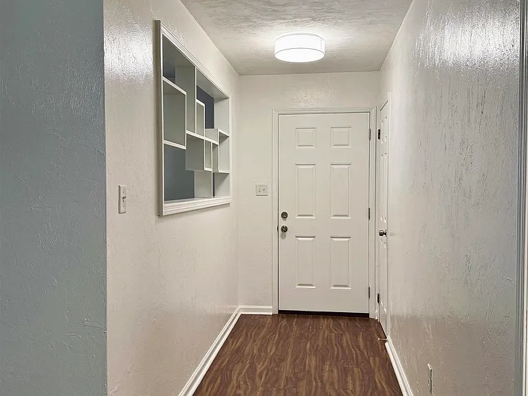 4728 Pimlico Dr — Photo 23