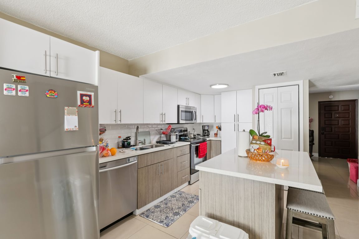 next background image