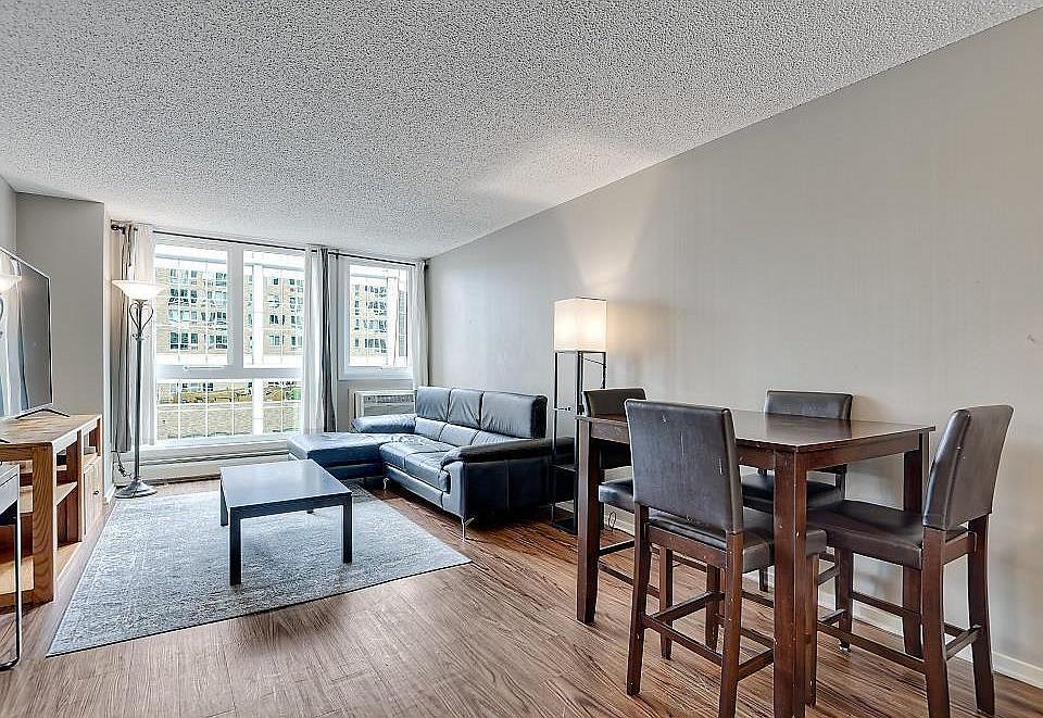 1st image of 433 S 7th St APT 1607