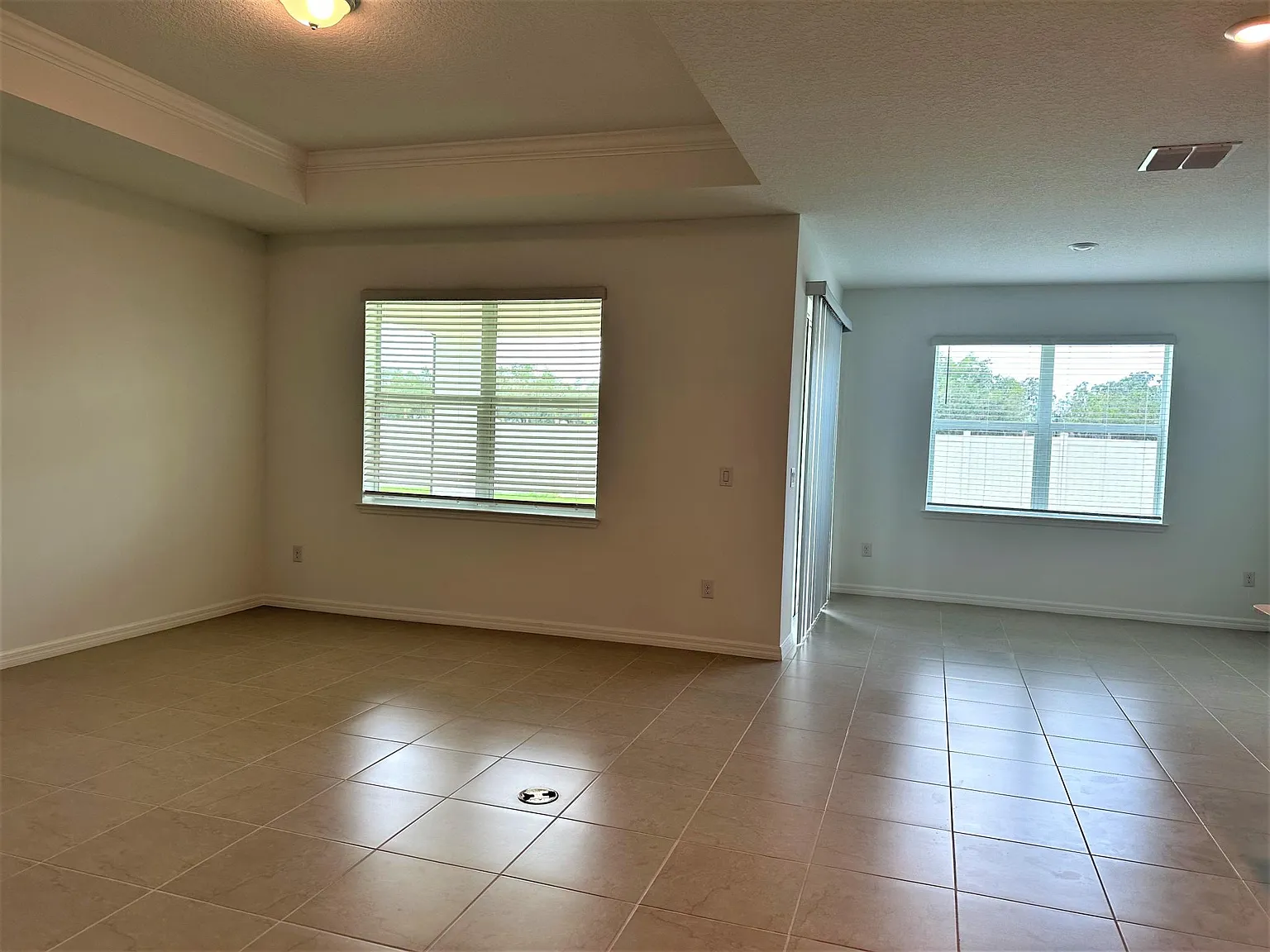 3 bed, 1662 sqft, $2,400 — Photo 3