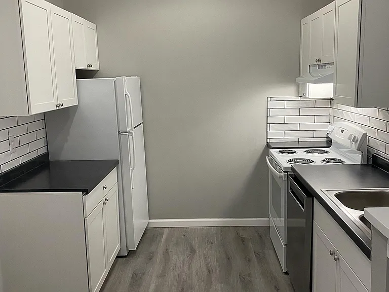 618 Pebble Place Dr #G — Photo 3