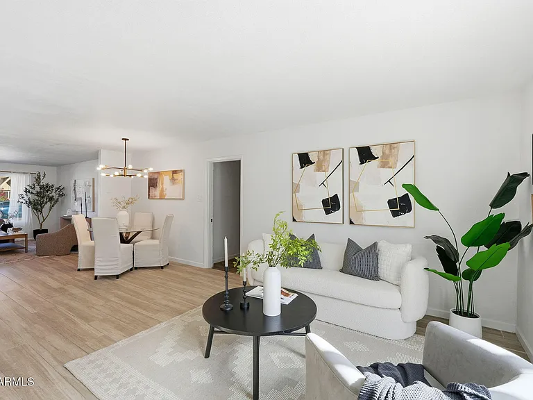 8725 E Coronado Rd — Photo 11