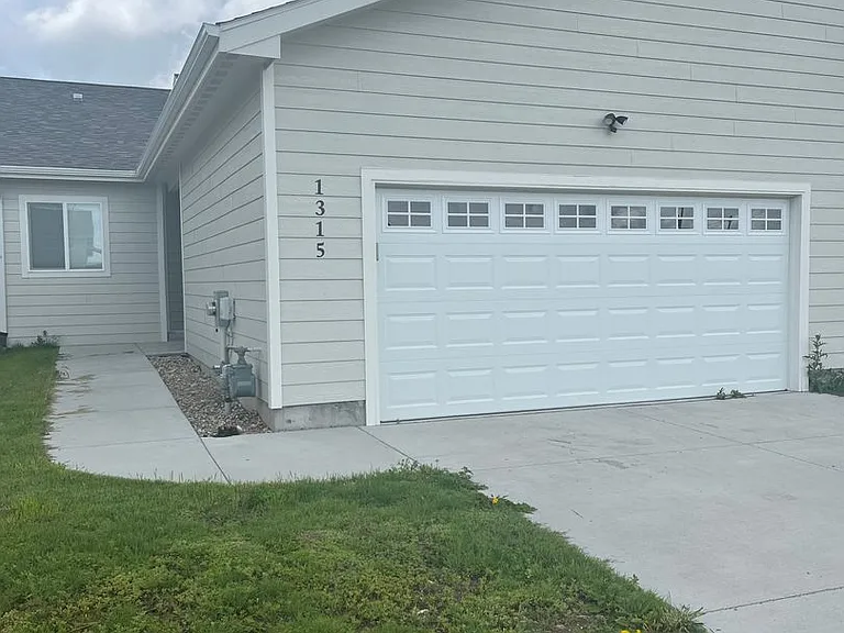 1315 Bette Ln — Photo 1
