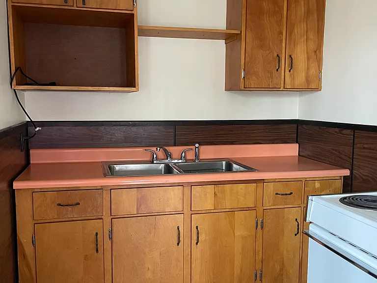 25 E Crescent St #1 — Photo 8