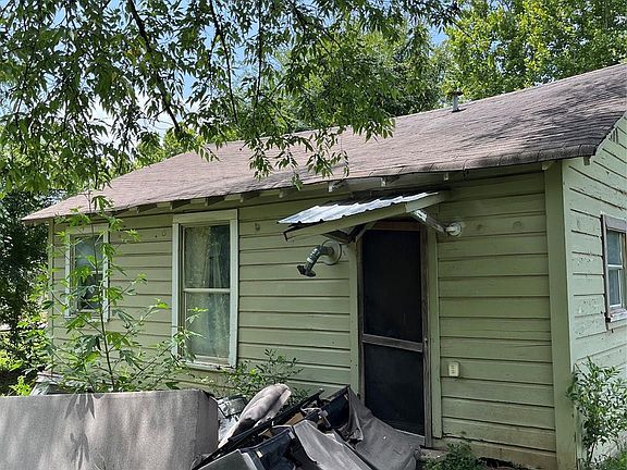 5th image of 206 Callier St