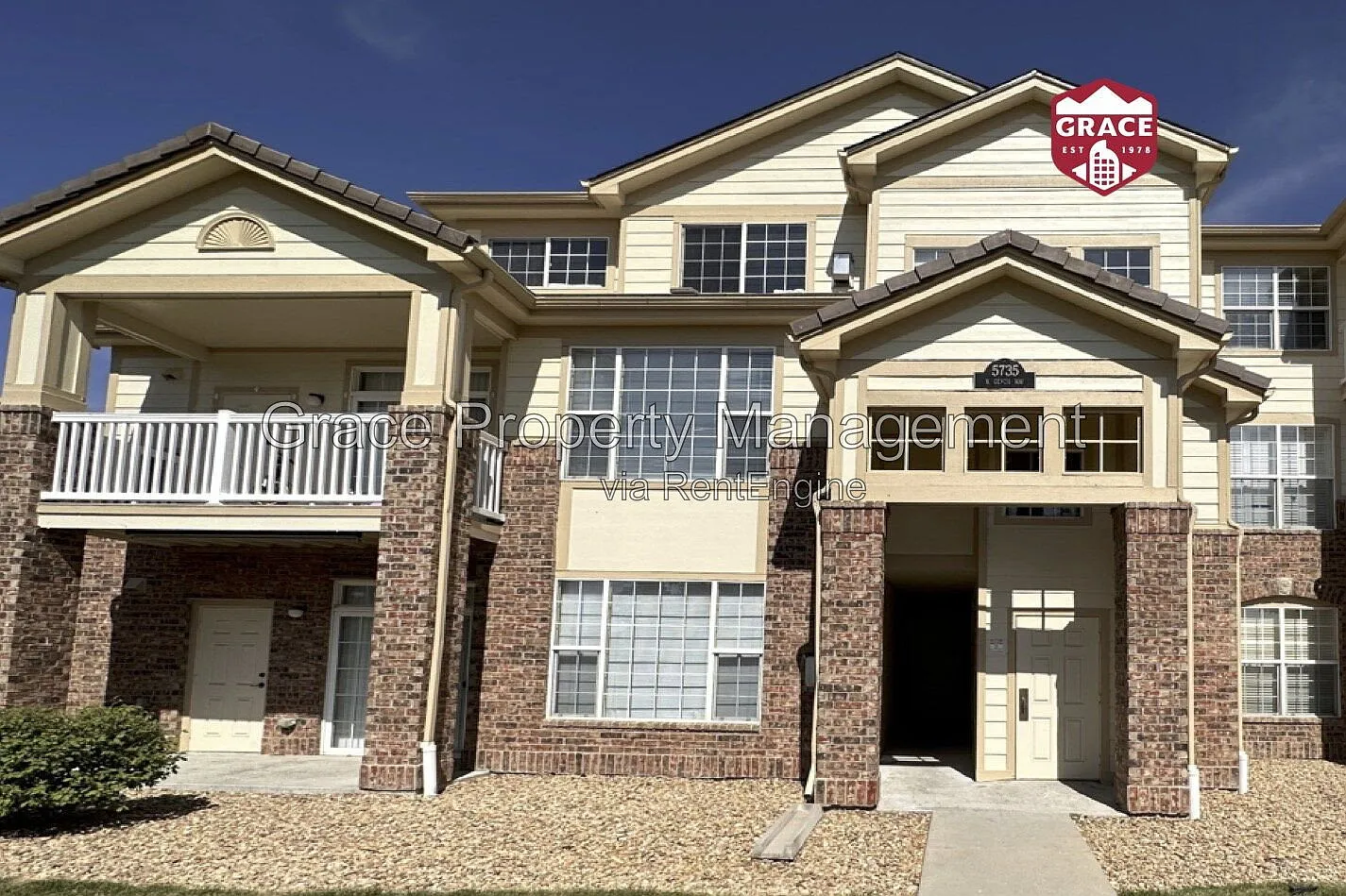 2 bed, 2.0 bath, 1126 sqft, $2,145 — Photo 1